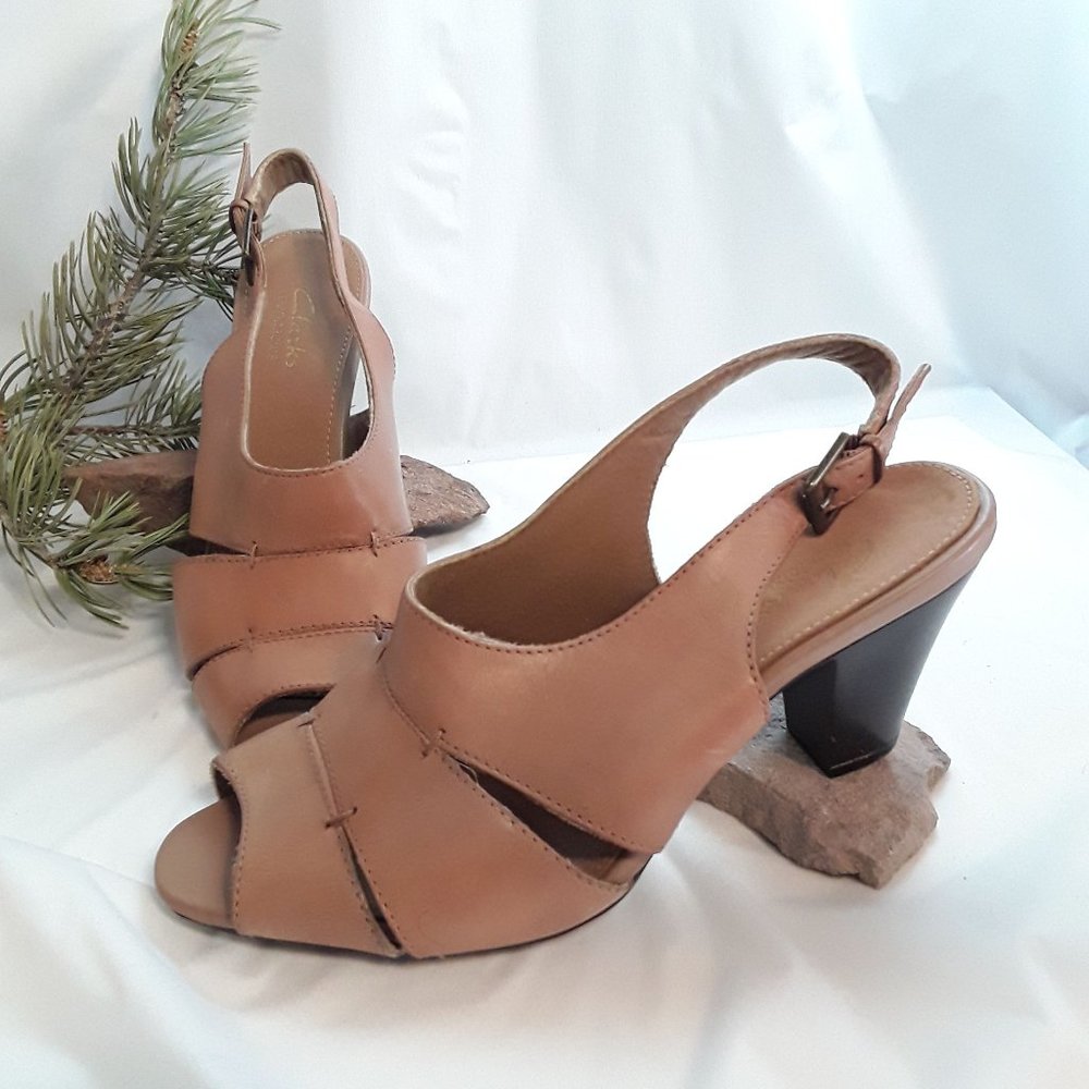 CLARK'S Bendables NWOB Peep Toe Brown Leather Stack Heel Sling Back Shoes Sz. 8